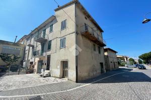 CASA SEMINDIPENDENTE A ASSISI