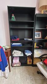 La libreria BILLY IKEA Mattone-Nera