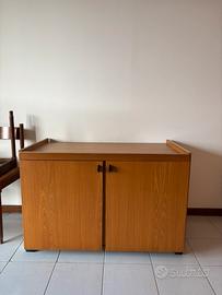 Mobile in legno porta tv con rotelle