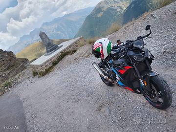 BMW 1000r m
