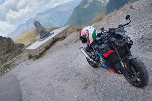 BMW 1000r m