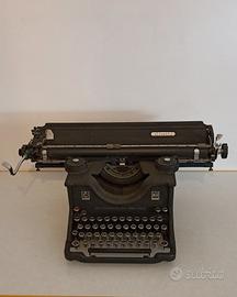 Macchina da scrivere Olivetti  M40