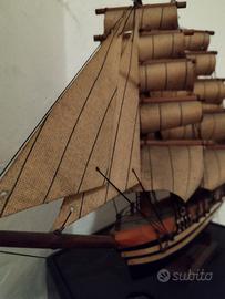 Veliero modellino antico