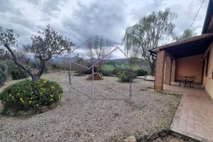 Rustico / Casale di 195 m² con più di 5 locali a M