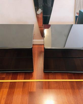 Coppia di comodini in legno nero lucido