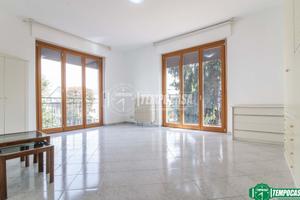 4 LOCALI in Contesto Tranquillo di Sole 3 Famiglie