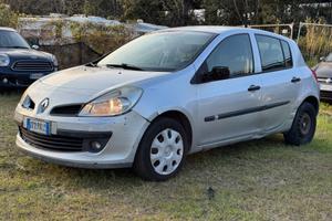 Renault Clio 1.2 Benzina 5 porte Luxe neopatentati