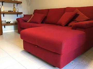 Divano rosso con isola - in perfette condizioni!