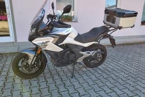 CFMoto 700MT
