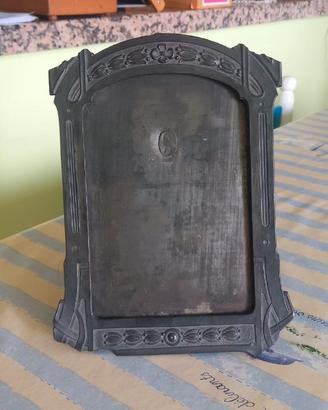 Antico portafoto cornice in ferro primi 900, carat