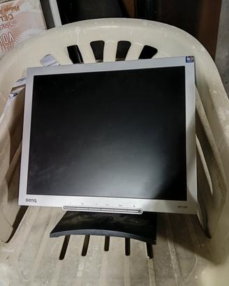 3 monitor per computer 