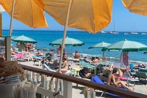 Chiosco bar su spiaggia