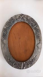 Cornice ovale in metallo vintage, Liberty, firmata