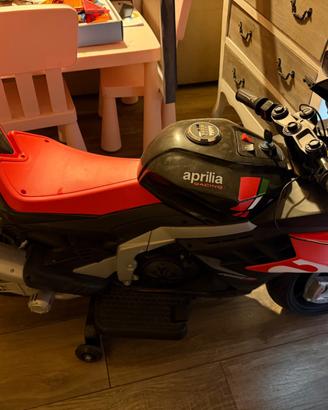 Moto Aprilia 24 V