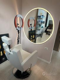 Poltrona e soecchio a led