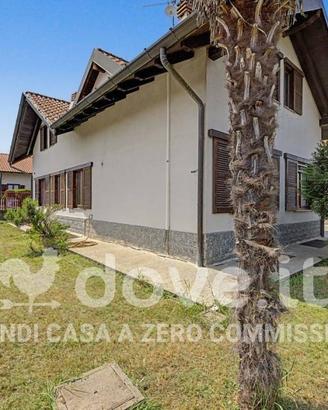 Villa di 300 m² con più di 5 locali e box auto a F