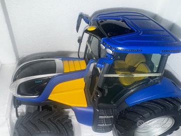 TRATTORE NEW HOLLAND giocattolo