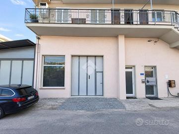 MAGAZZINO A FOLLONICA
