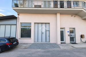 MAGAZZINO A FOLLONICA