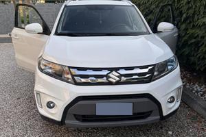 Auto tenuta molto bene