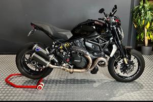 Ducati Monster 1200 R Thrilling Black