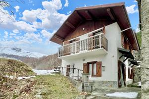 CASA SEMINDIPENDENTE A VIÙ