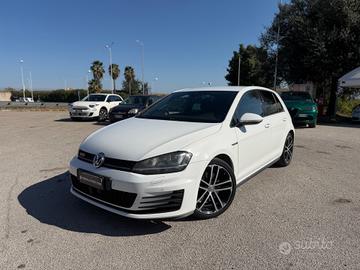 Volkswagen Golf 2.0 TDI DSG 5p. Highline BlueMotio