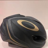 Casco Oakley