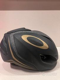 Casco Oakley