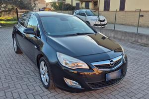 Opel Astra J 2012