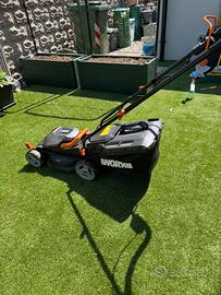 Tagliaerba a batteria WORX  2 batterie