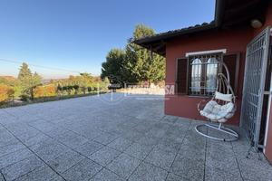 CASA INDIPENDENTE CON TERRAZZO E BOX AUTO