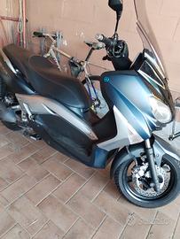 Yamaha xmax 250