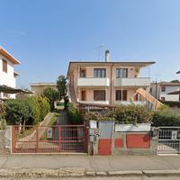 Rif. V865 Rosignano S. Indipendente, corte privata