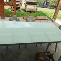 tavolo in vetro  struttura in ferro 