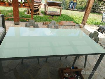 tavolo in vetro  struttura in ferro 