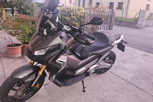 Honda x-adv 750