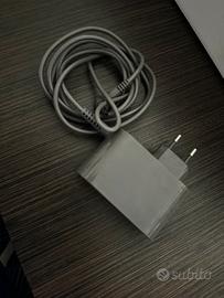 Caricabatterie di dyson v11 outside