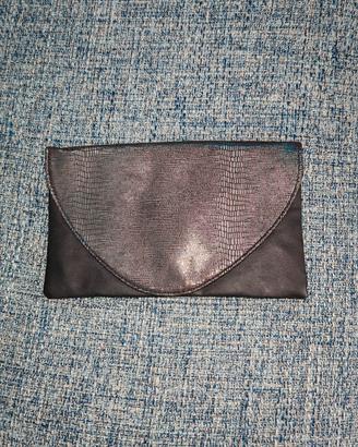 Pochette Avon nera e argento iridescente 