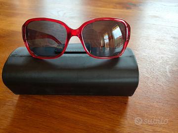 Occhiali da sole rossi