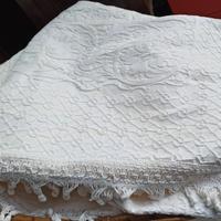 Antico copriletto in piqué di cotone