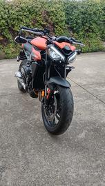 Triumph Street Triple R