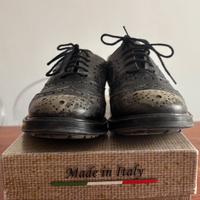 Ai piedi delle Donne