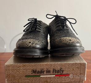 Ai piedi delle Donne