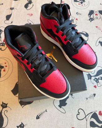 Kids Air Jordan 1 Mid "Banned" 2020 (554725-074)