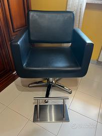 Poltrona con poggiapiedi