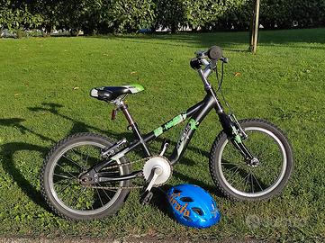 Bicicletta 16 e casco