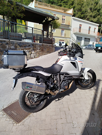 KTM 1290 modello super Adventure