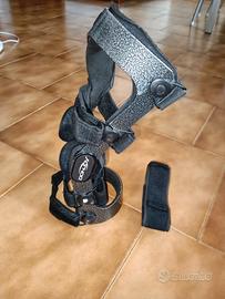 tutore ginocchio sinistro Donjoy Armor Action 