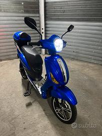 Scooter elettrico Z-tech